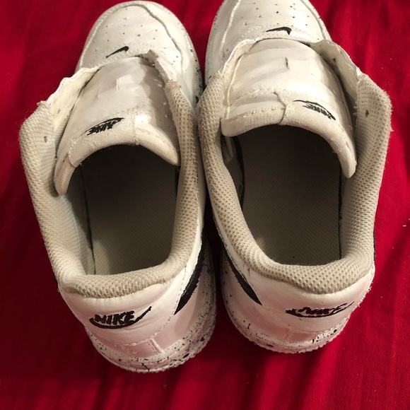 Custom Jordan 1s - Picture 4 of 4